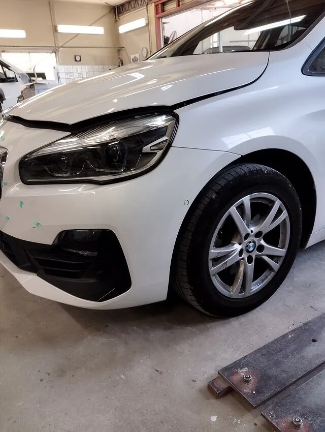 BMW フロントバンパー交換・塗装の事故修理｜横浜市都筑区 ケービーエス