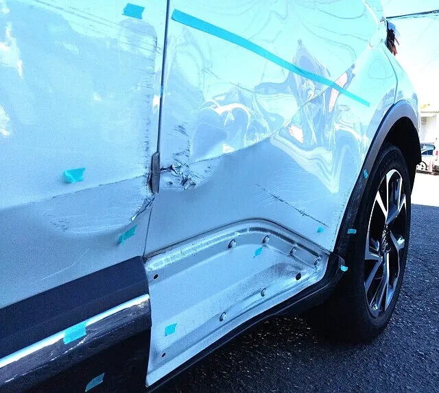 C-HR 左ドア2枚交換とクォーター板金塗装・事故修理｜横浜市都筑区 ケービーエス