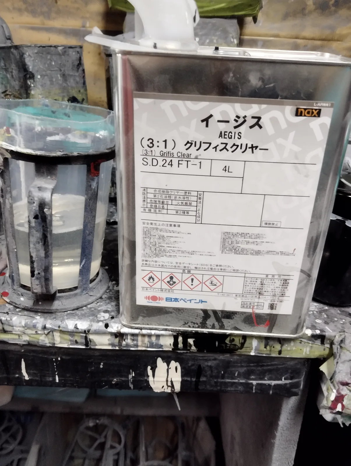 今回使用した日本ペイント nax イージス（AEGIS）グリフィスクリヤーの缶