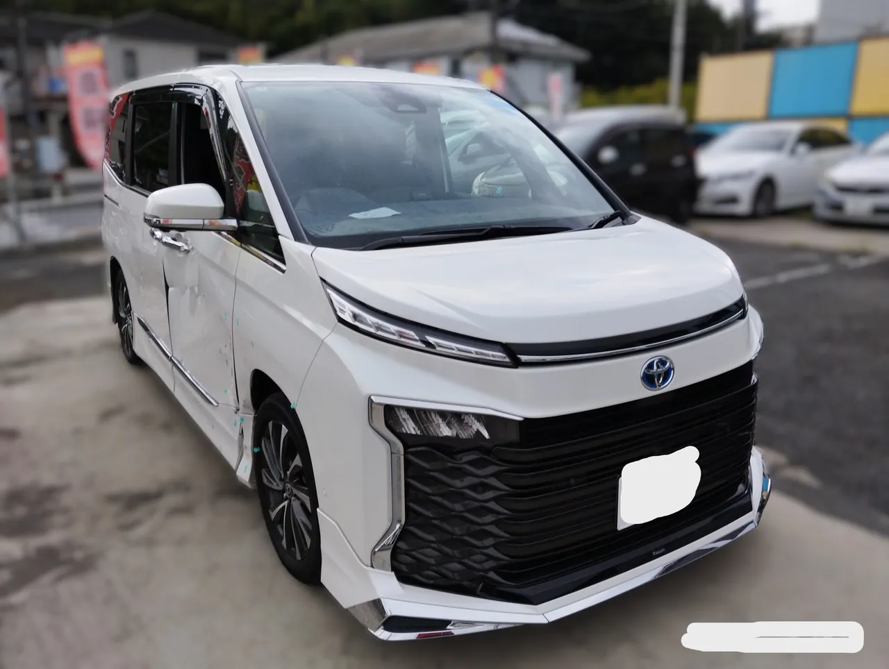 90系ヴォクシー 右ドア2枚・フェンダー交換と板金｜横浜市都筑区 ケービーエス