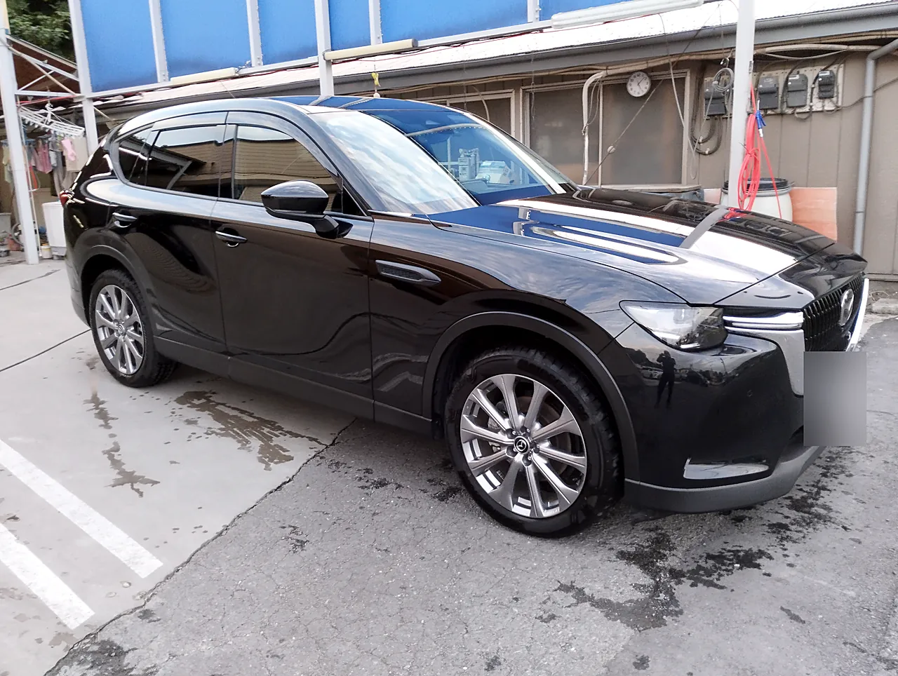 修理を終えたマツダ CX-60を右前の斜めから(完成)
