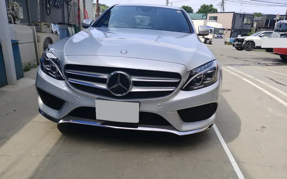 ベンツの実車。お預かりしたときの状態(前から)