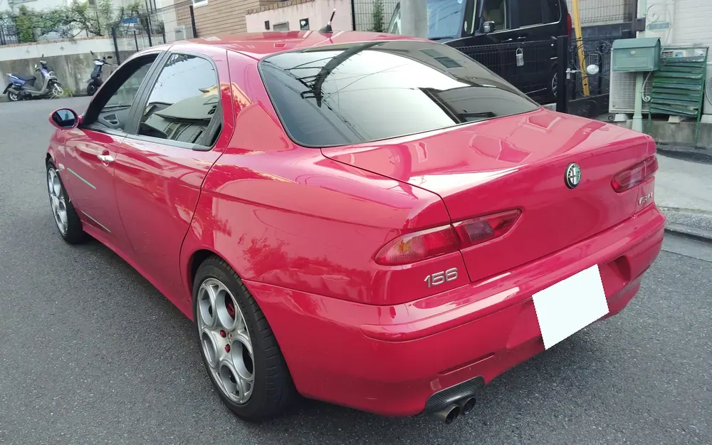 アルファロメオの実車。お預かりしたときの状態(左後ろから)